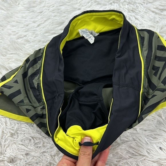 Lululemon Run: Speed Short *4-way Stretch Chevron Shuffle Fatigue Green - Picture 2 of 4